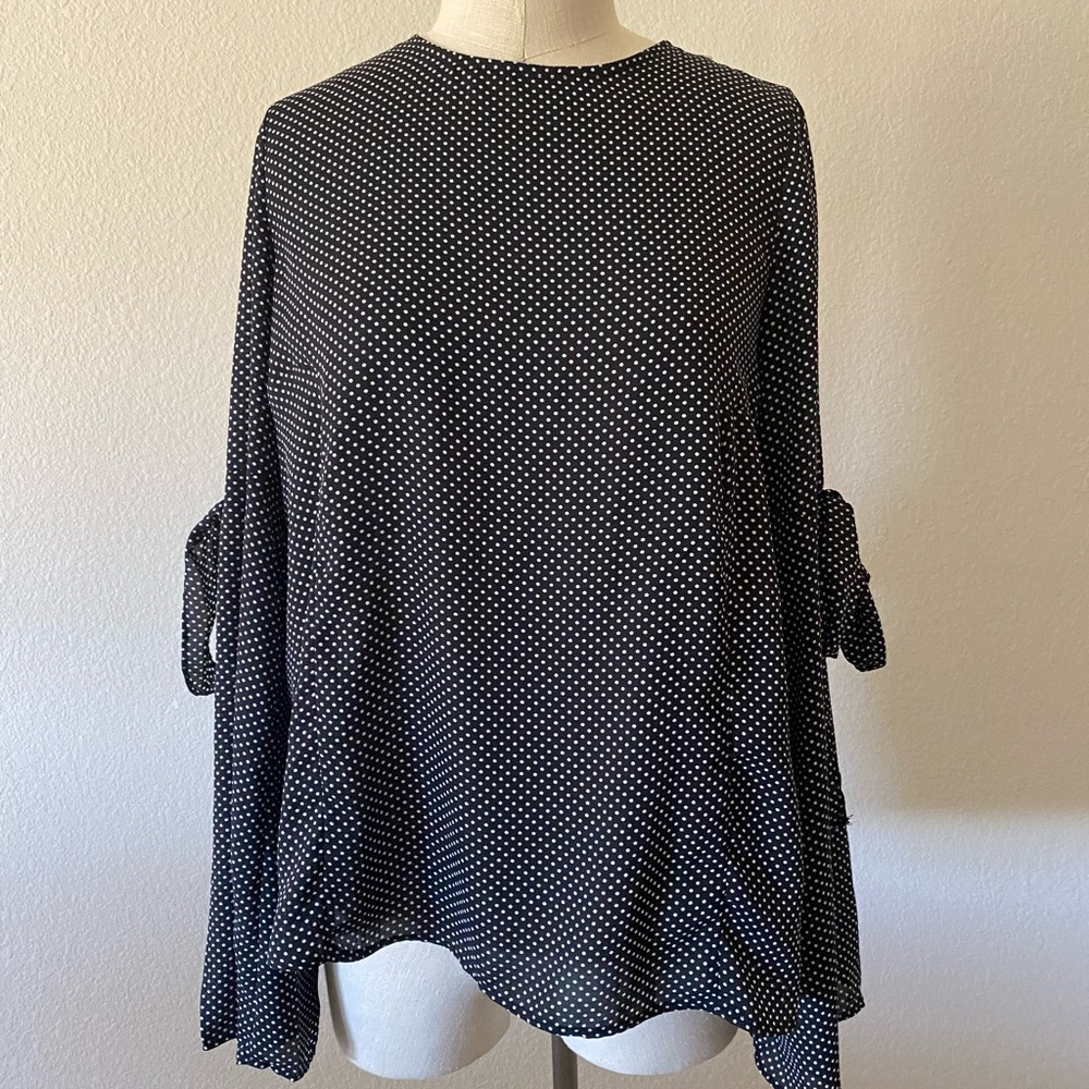 Polka dot work top